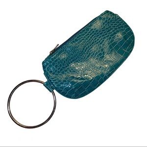 🔴 4/$20 Teal Faux Snakeskin Wristlet